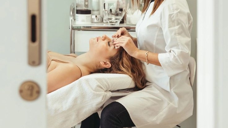 Academia de cosmetología cerca de mi