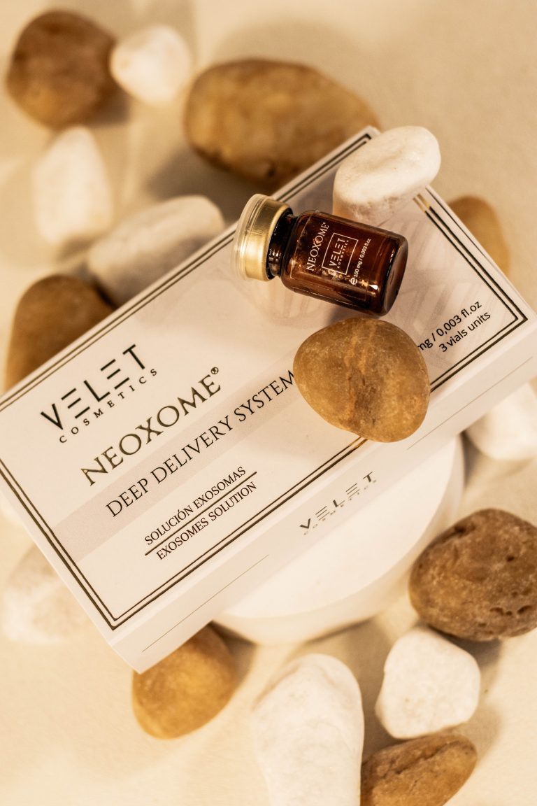 Exosomas de Velet Cosmetics: Ciencia de Vanguardia Vegana para una Piel Rejuvenecida